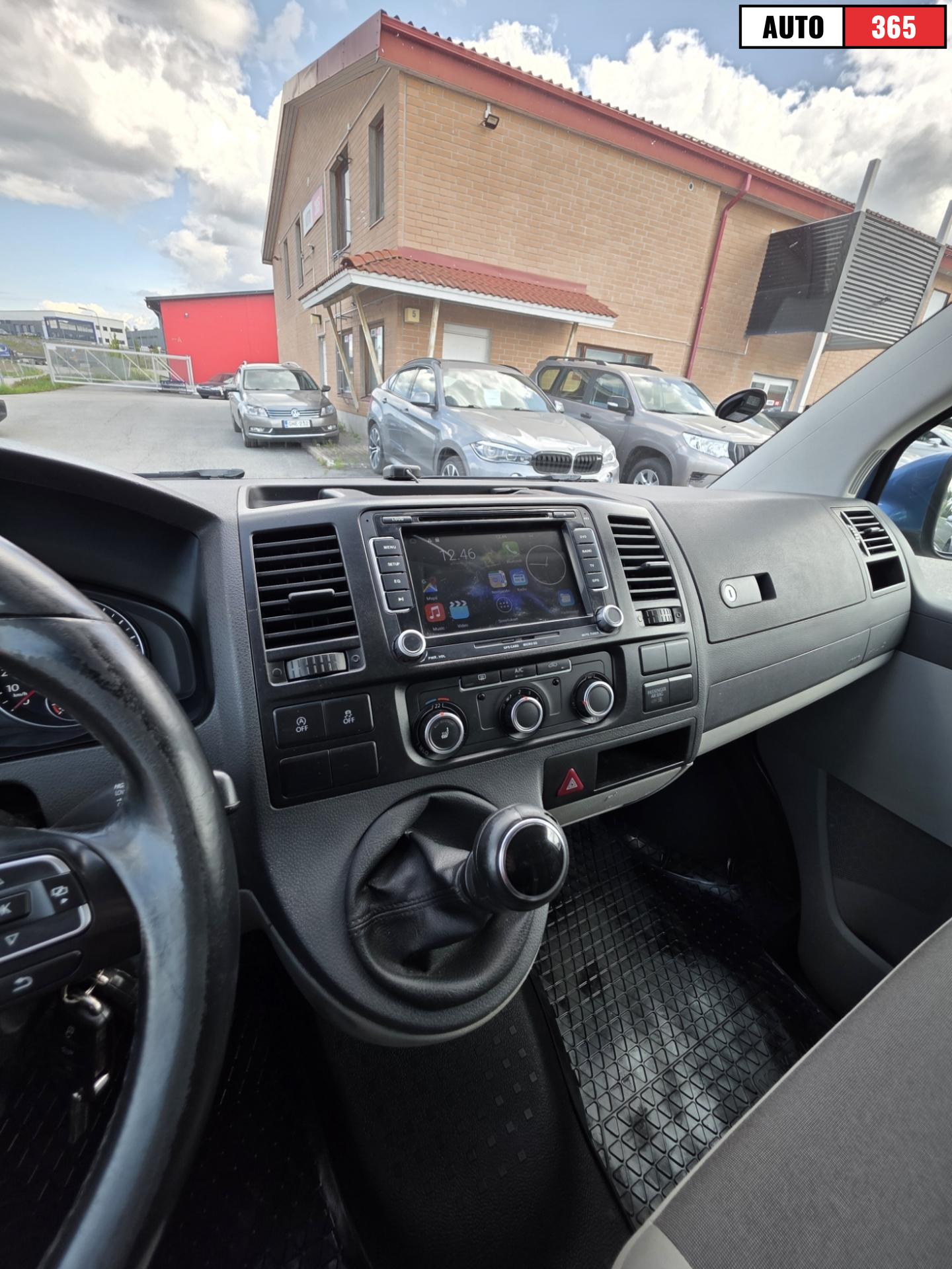 Volkswagen Transporter - Image 13