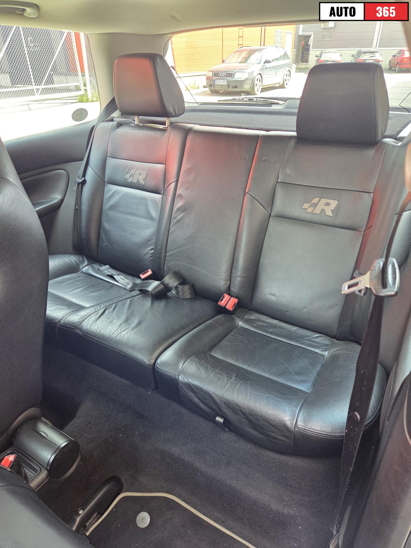 Volkswagen Golf - Image 8