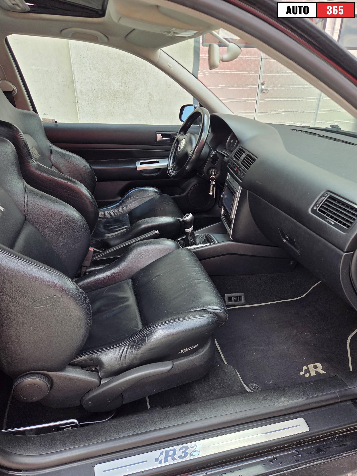 Volkswagen Golf - Image 12