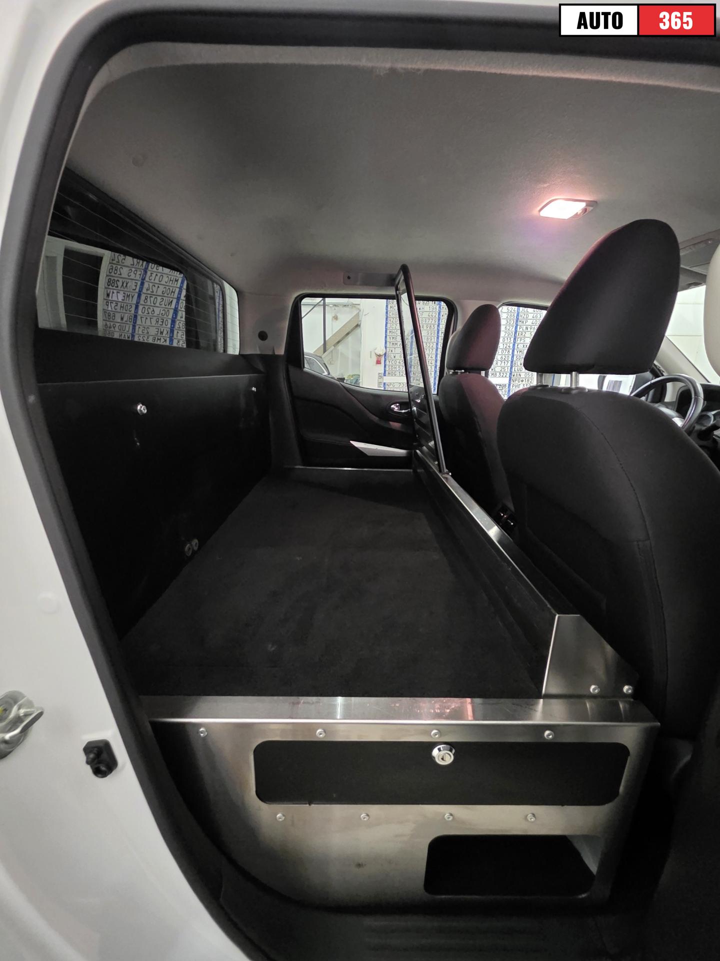 Nissan Navara - Image 8
