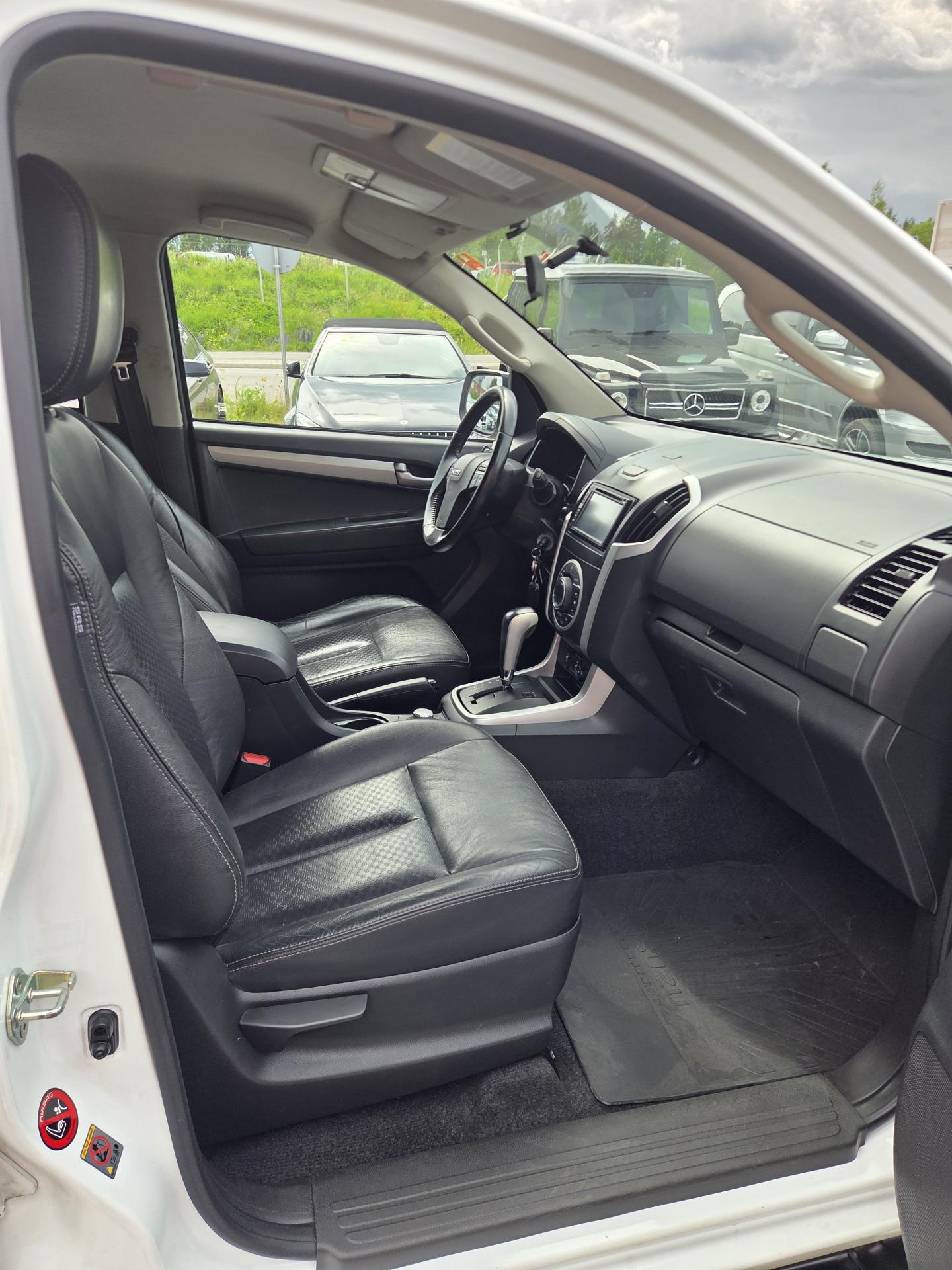 Isuzu D-Max - Image 8