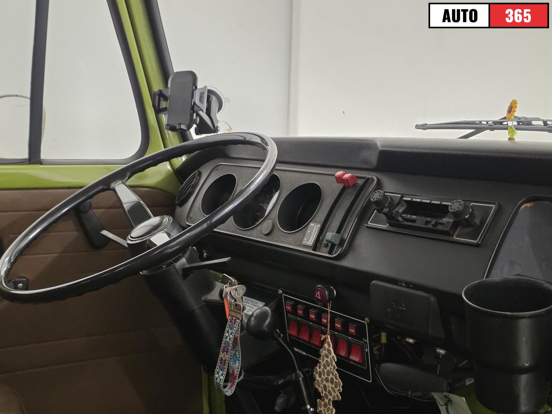 Volkswagen Kleinbus - Image 10