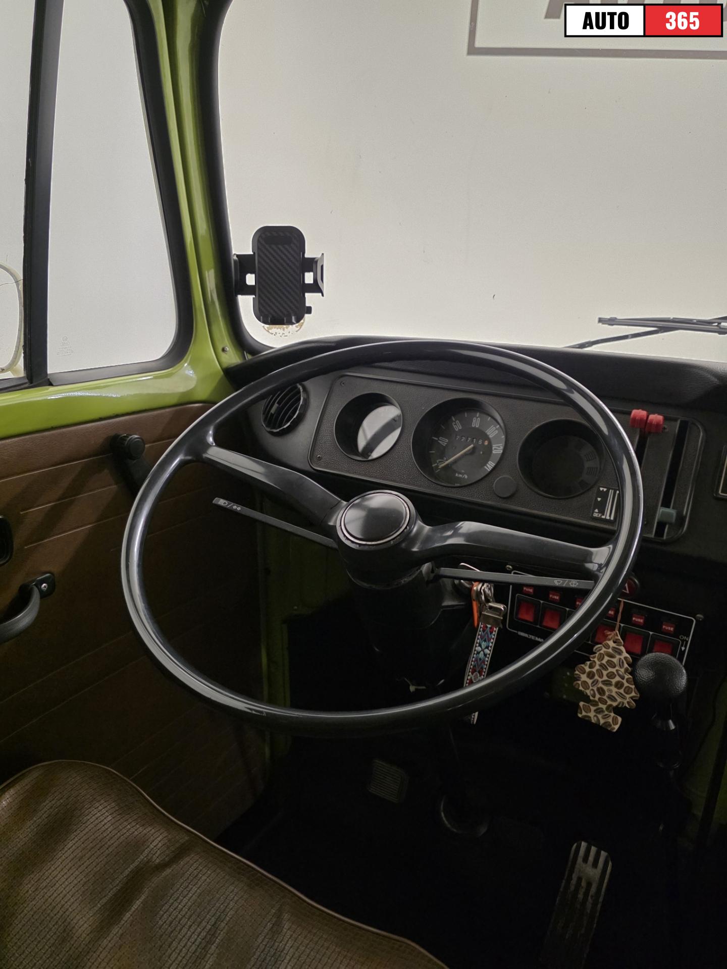 Volkswagen Kleinbus - Image 9