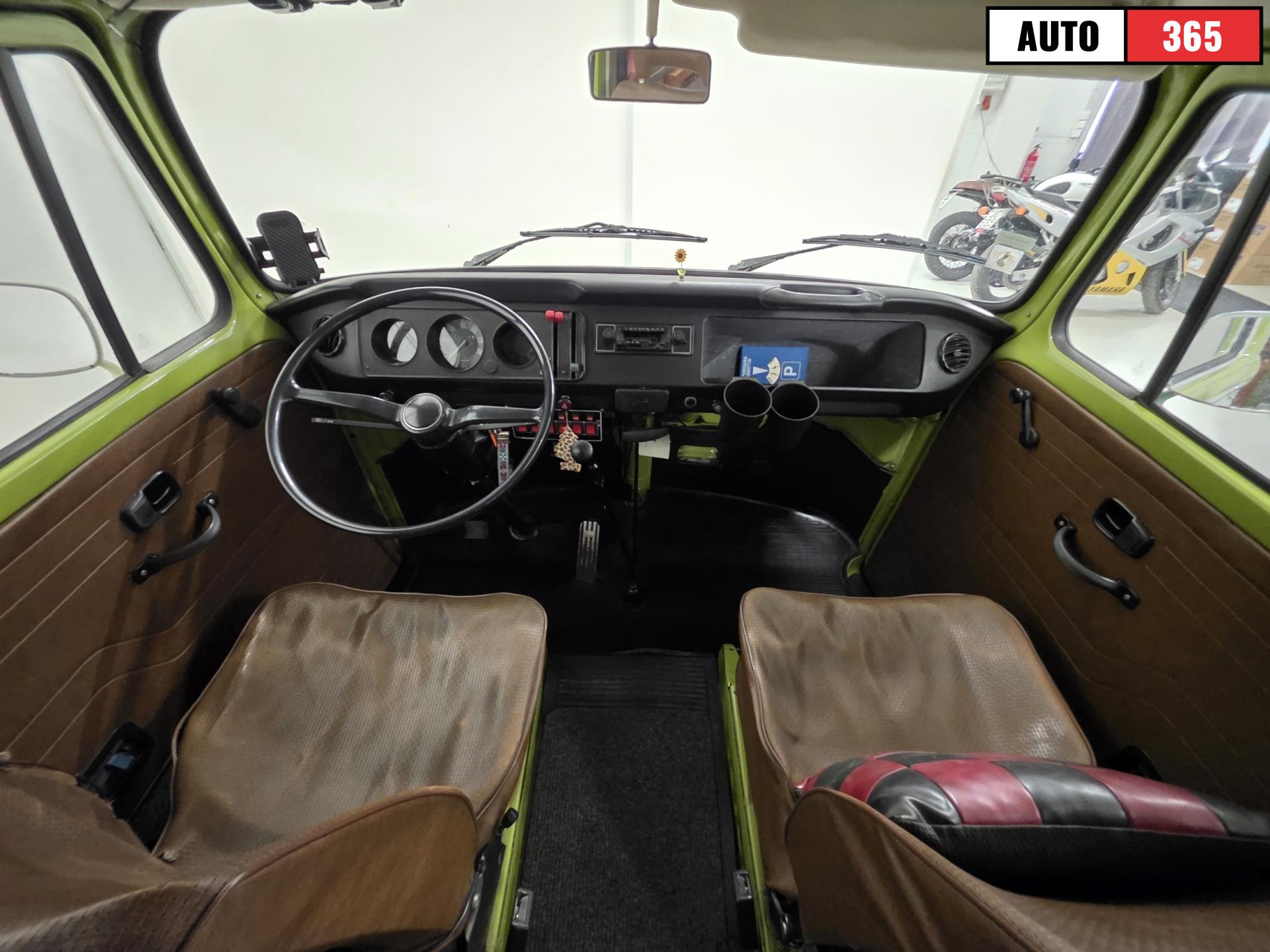 Volkswagen Kleinbus - Image 7