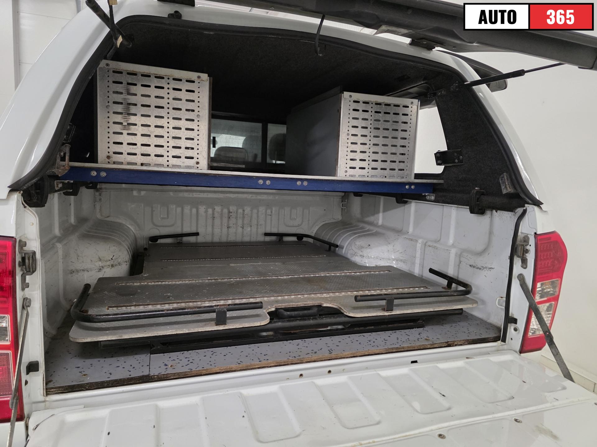 Isuzu D-Max - Image 18