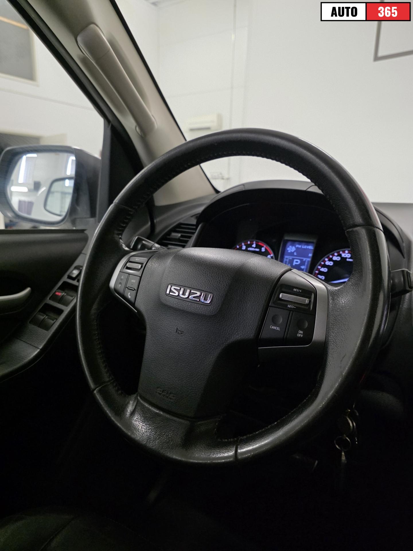 Isuzu D-Max - Image 11