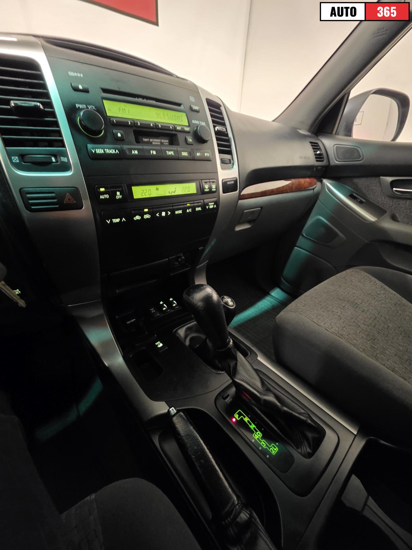 Toyota Land Cruiser - Image 14