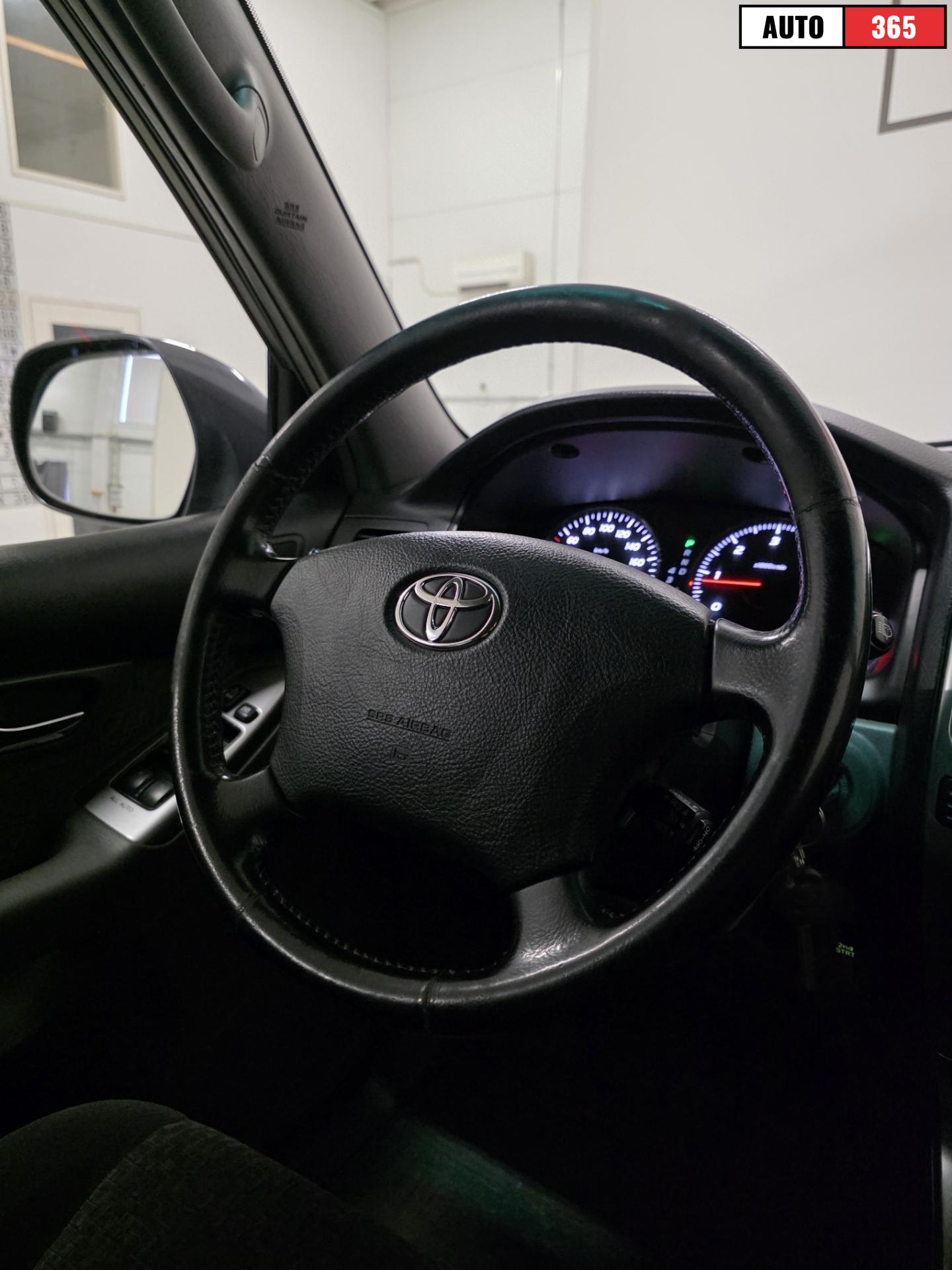Toyota Land Cruiser - Image 12