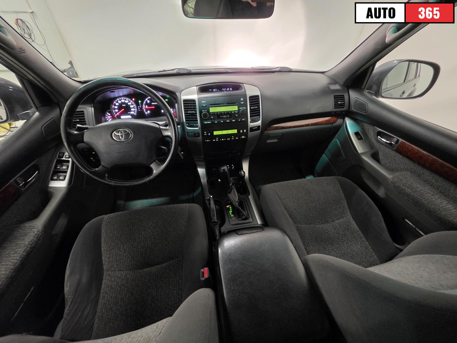 Toyota Land Cruiser - Image 6