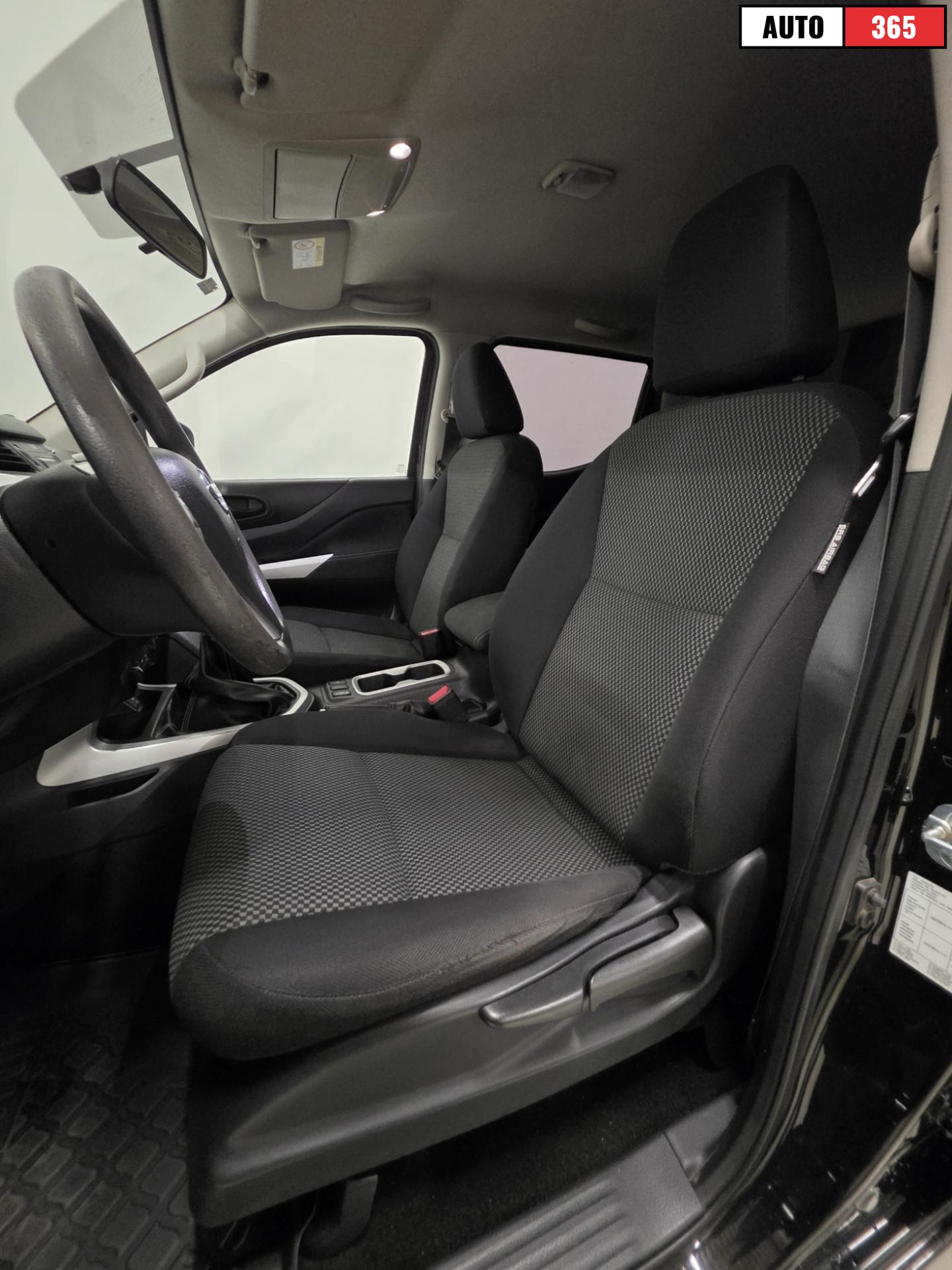 Nissan Navara - Image 8