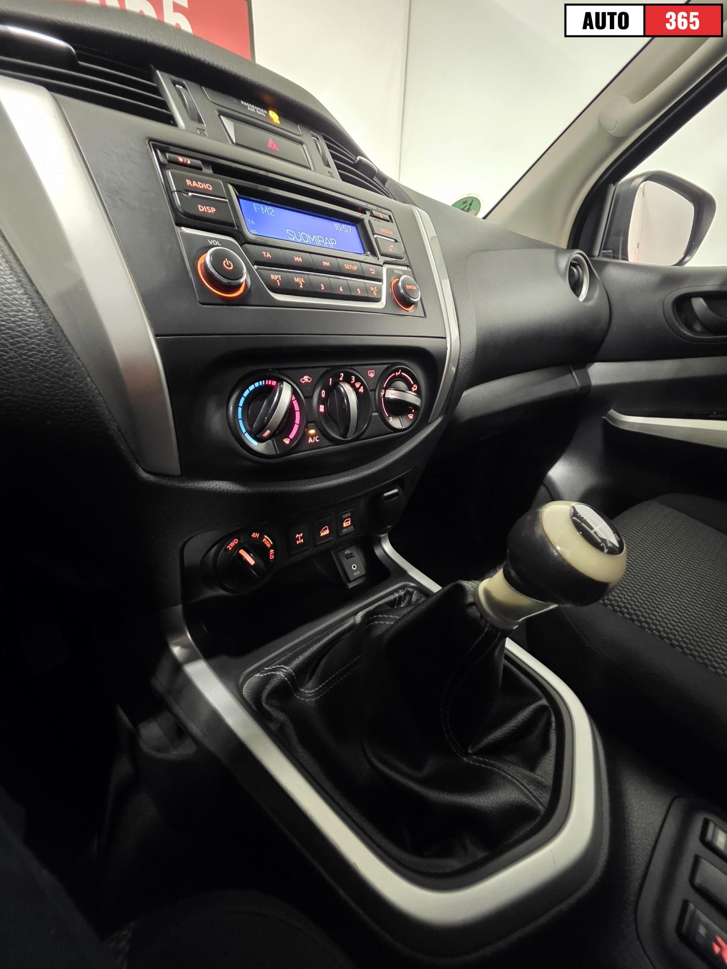 Nissan Navara - Image 15