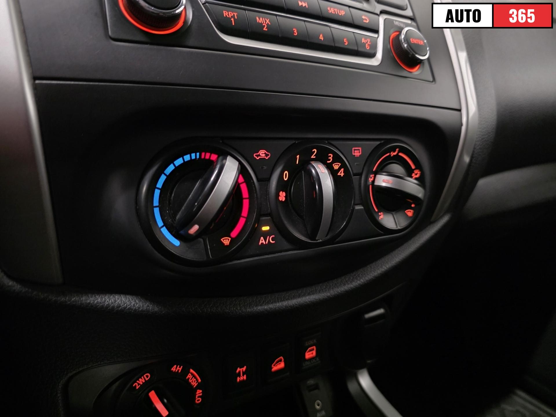 Nissan Navara - Image 18