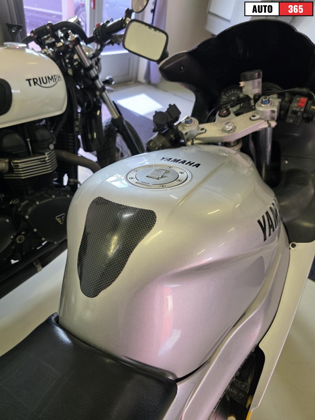Yamaha YZF - Image 9
