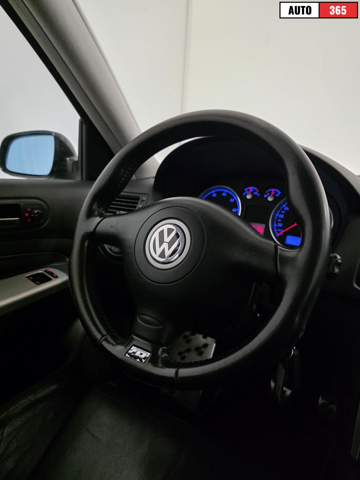 Volkswagen Golf - Image 13