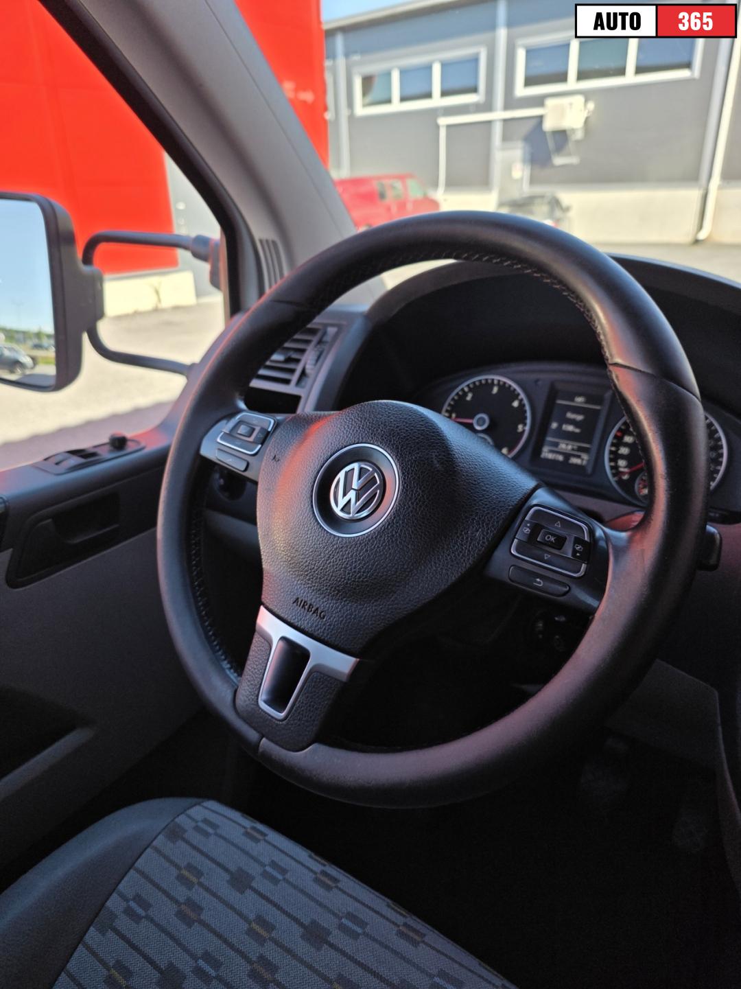 Volkswagen Transporter - Image 9