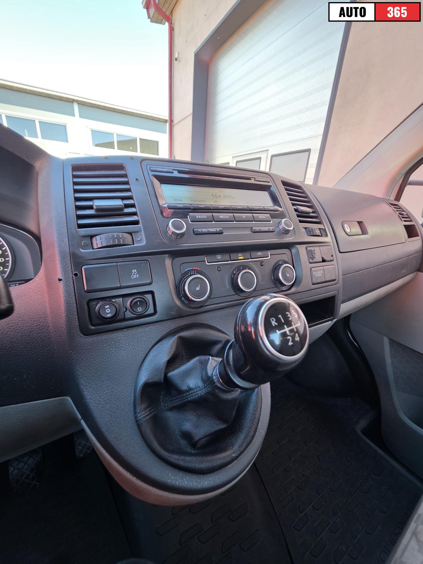 Volkswagen Transporter - Image 12