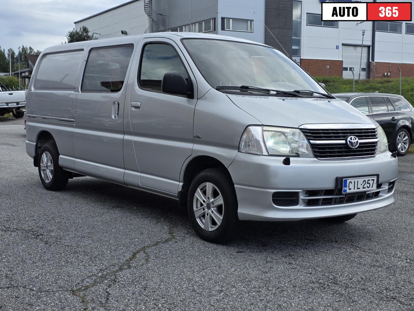 Toyota Hiace - Image 6