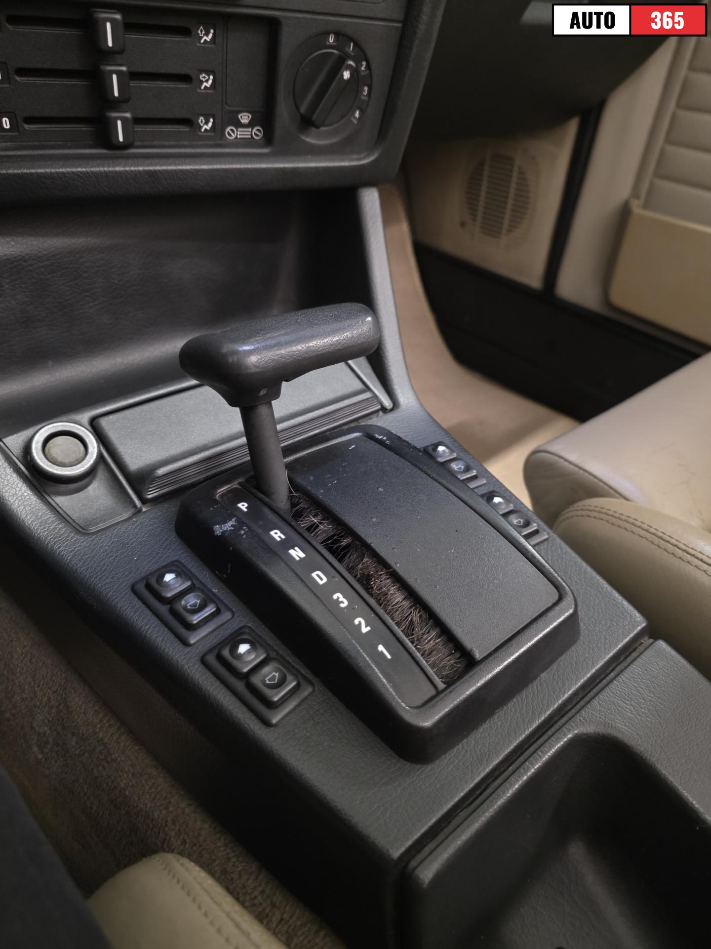 BMW 325 - Image 16