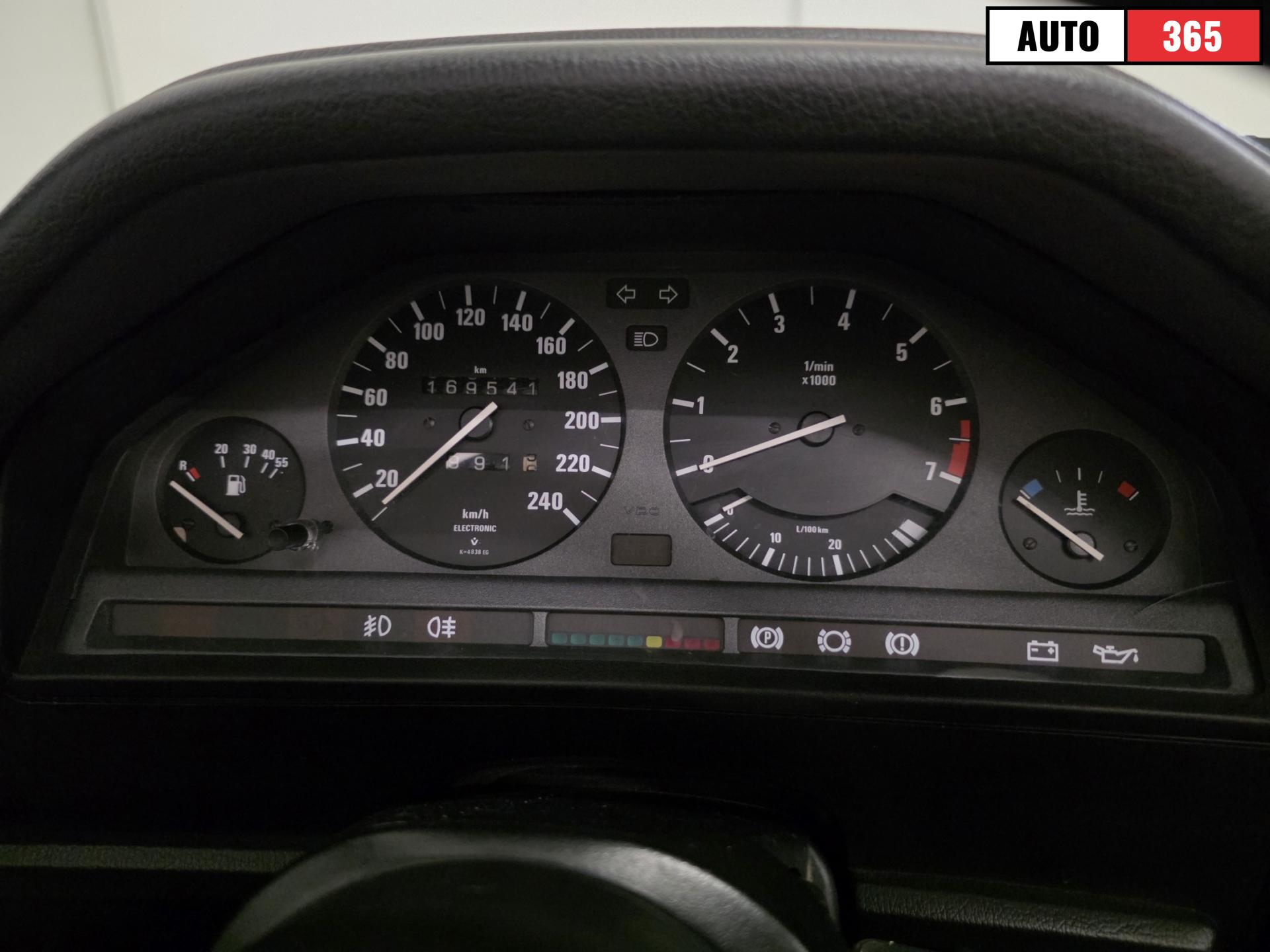 BMW 325 - Image 14