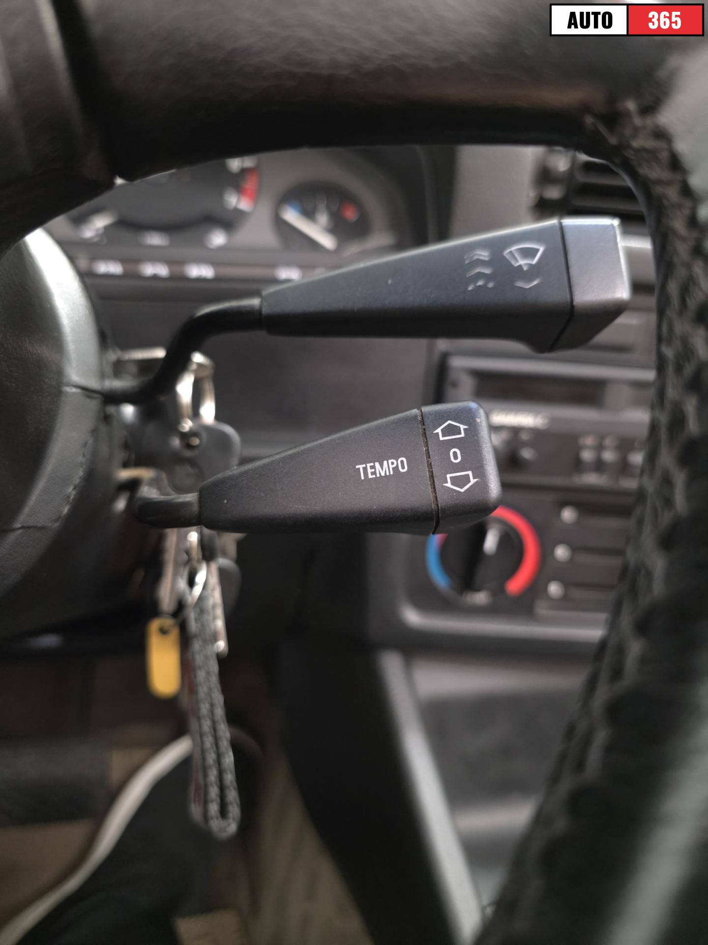 BMW 325 - Image 17