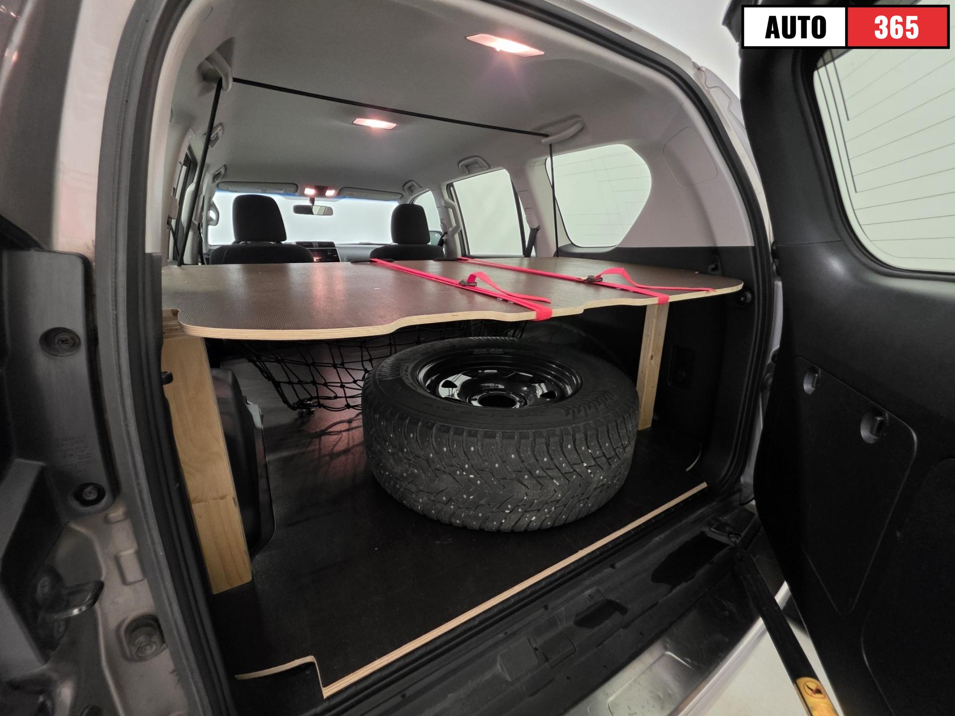 Toyota Land Cruiser - Image 10