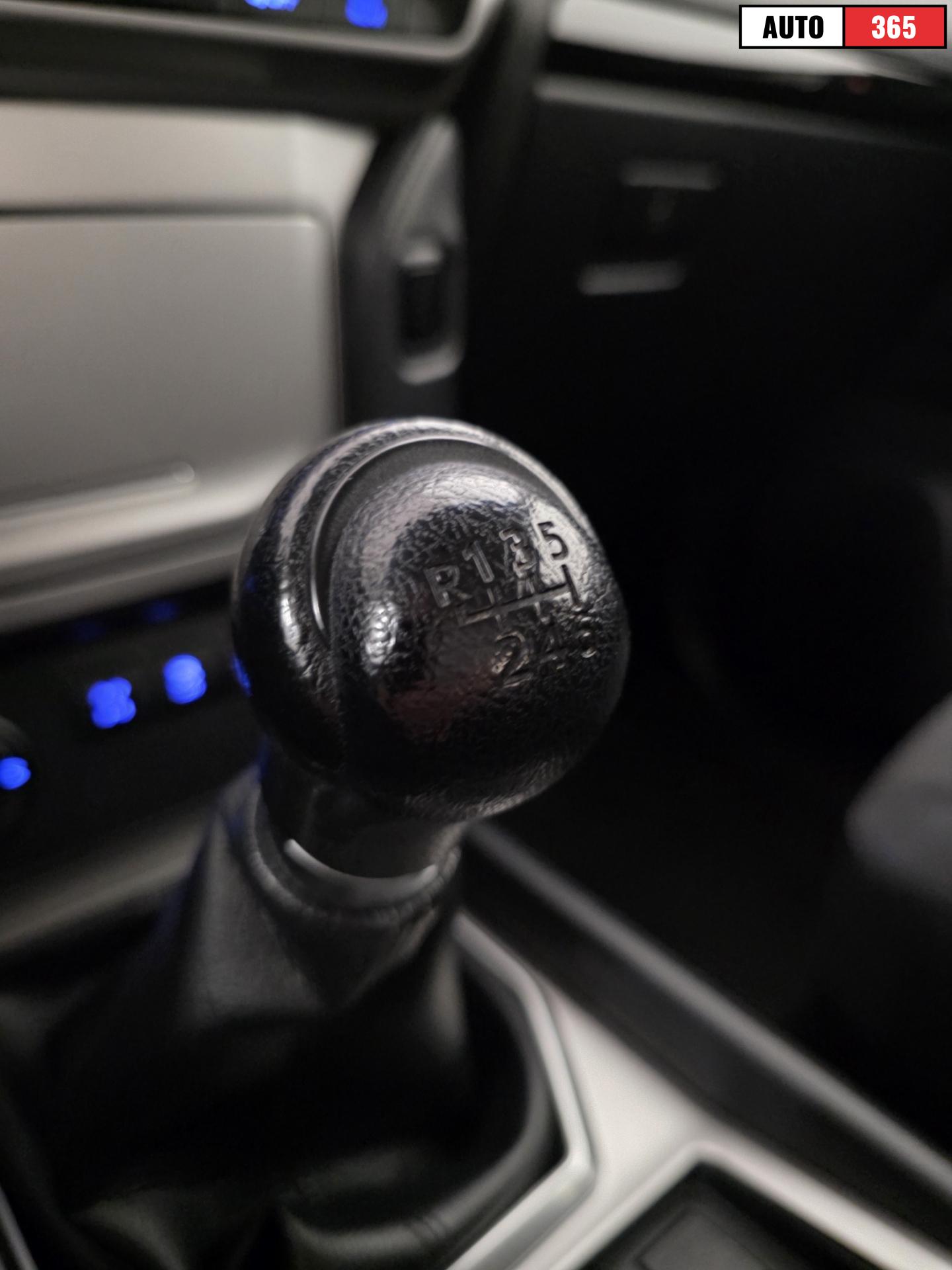 Toyota Land Cruiser - Image 17