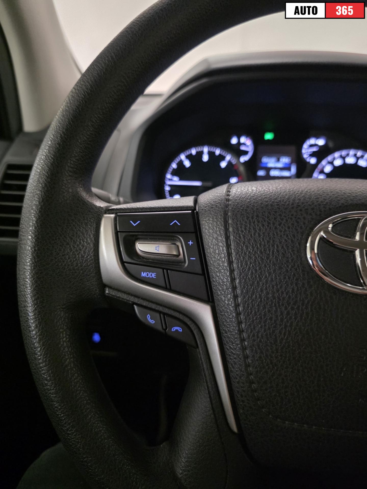 Toyota Land Cruiser - Image 13