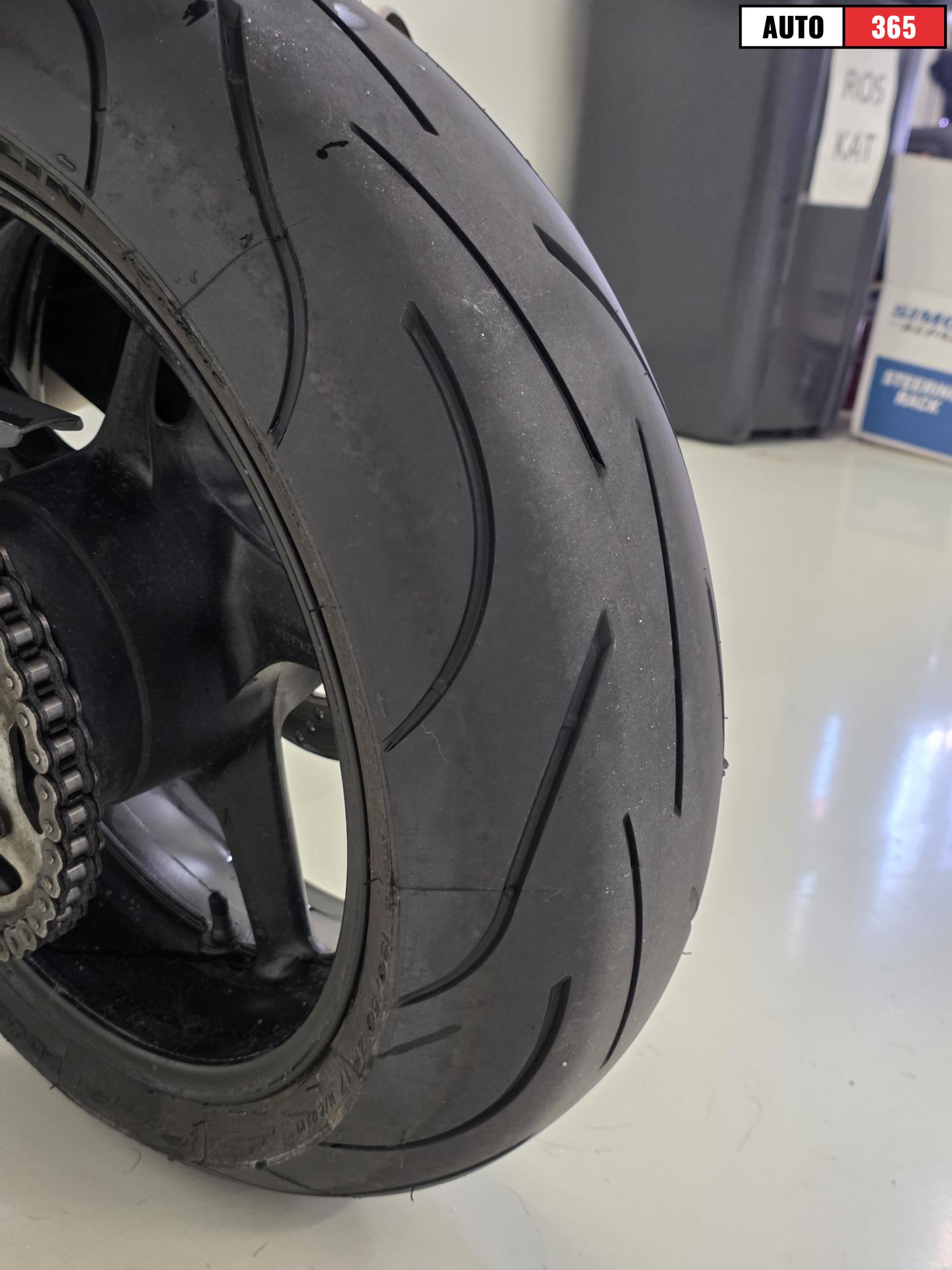 Yamaha FZ1-N - Image 16