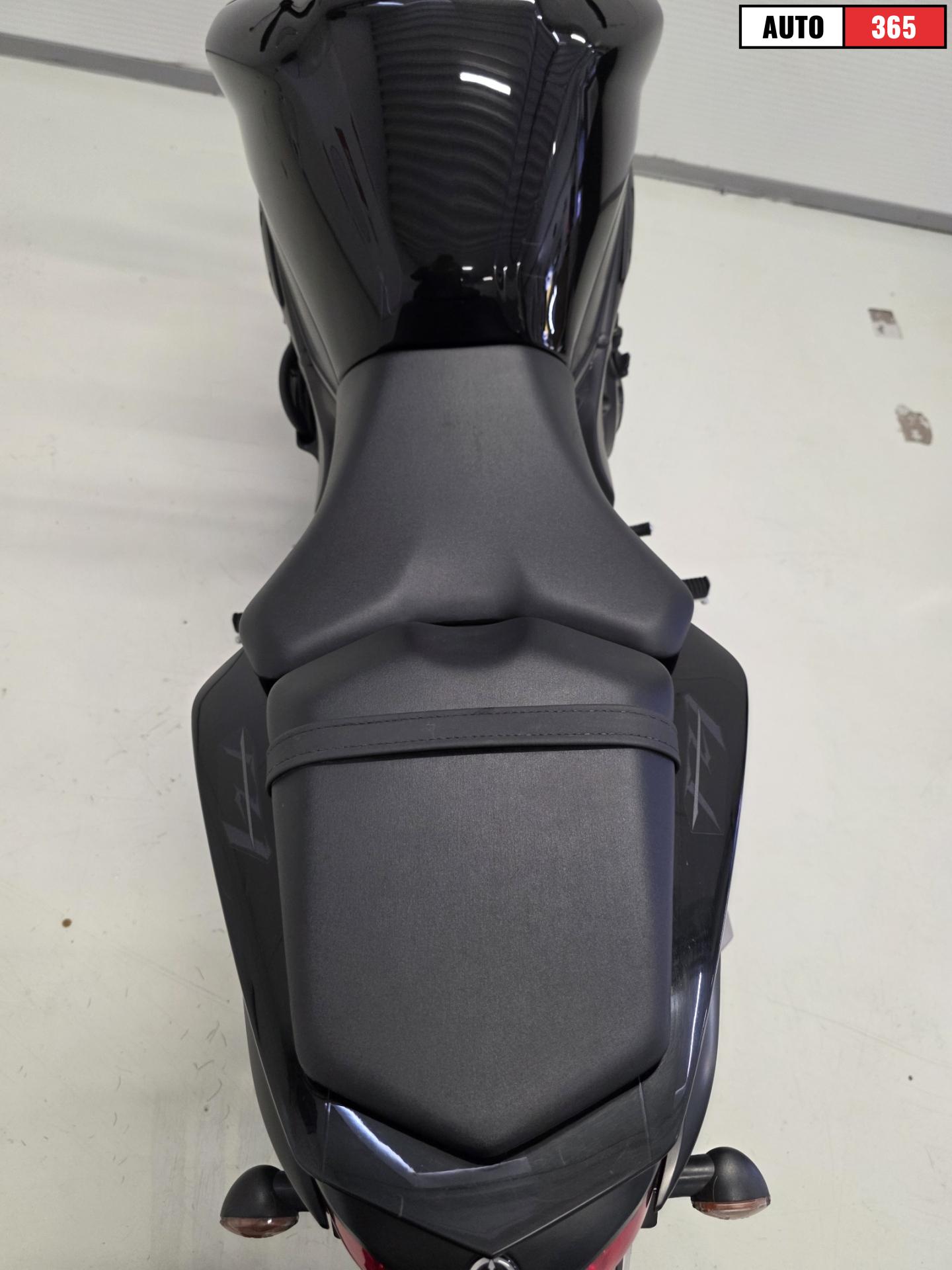 Yamaha FZ1-N - Image 12