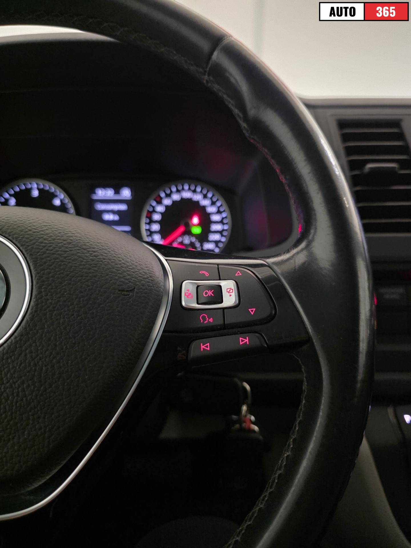Volkswagen Transporter - Image 17