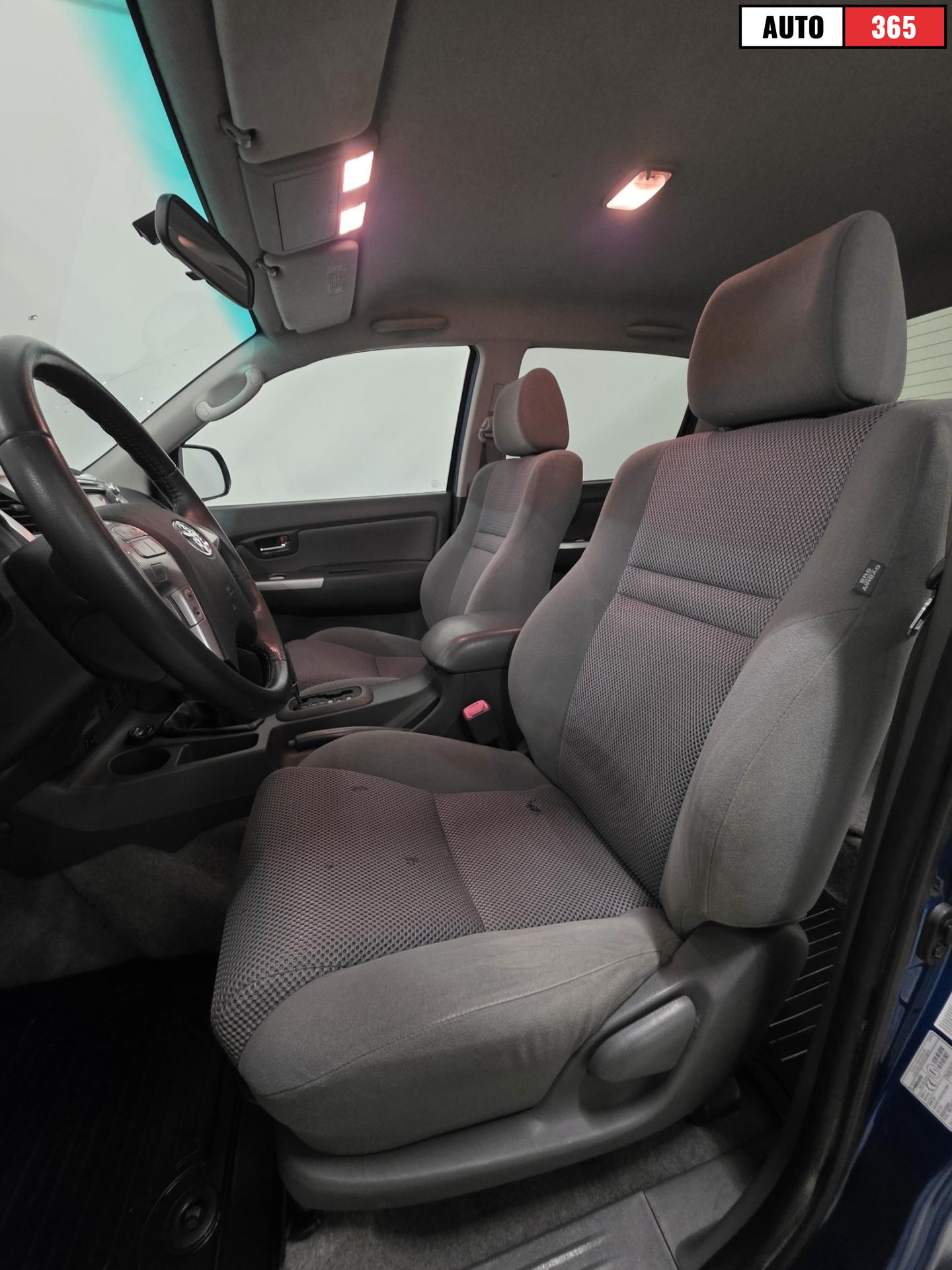 Toyota Hilux - Image 7