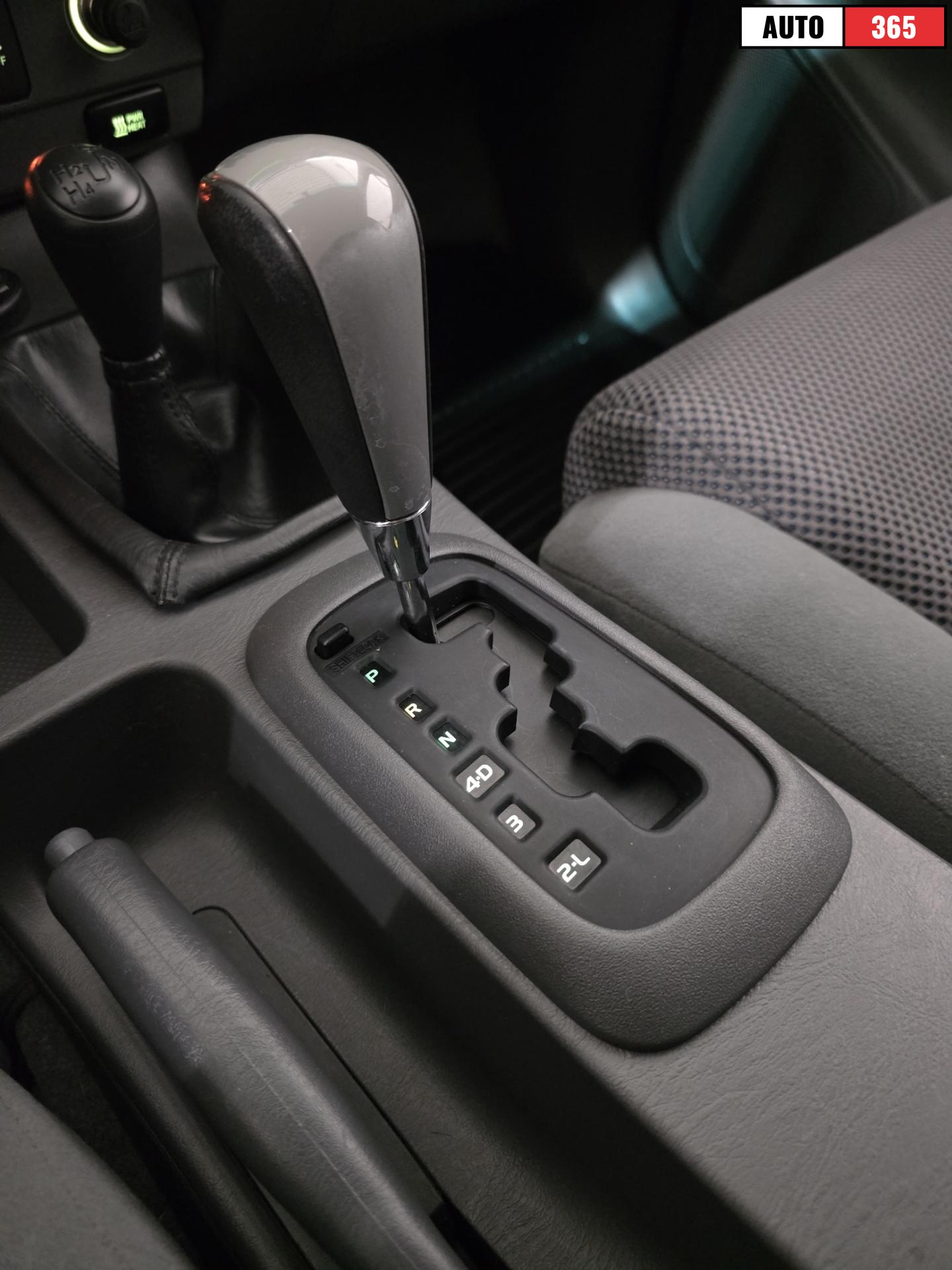 Toyota Hilux - Image 15