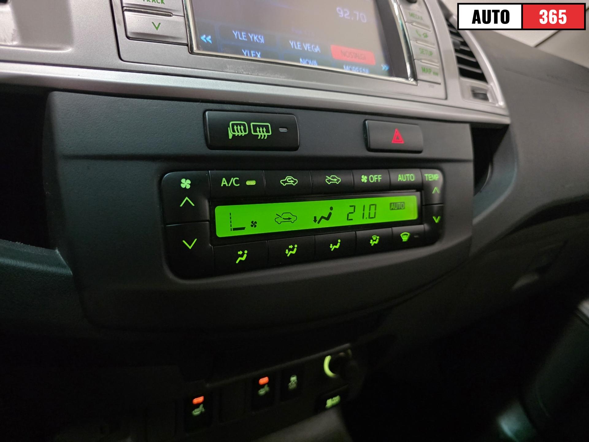 Toyota Hilux - Image 17
