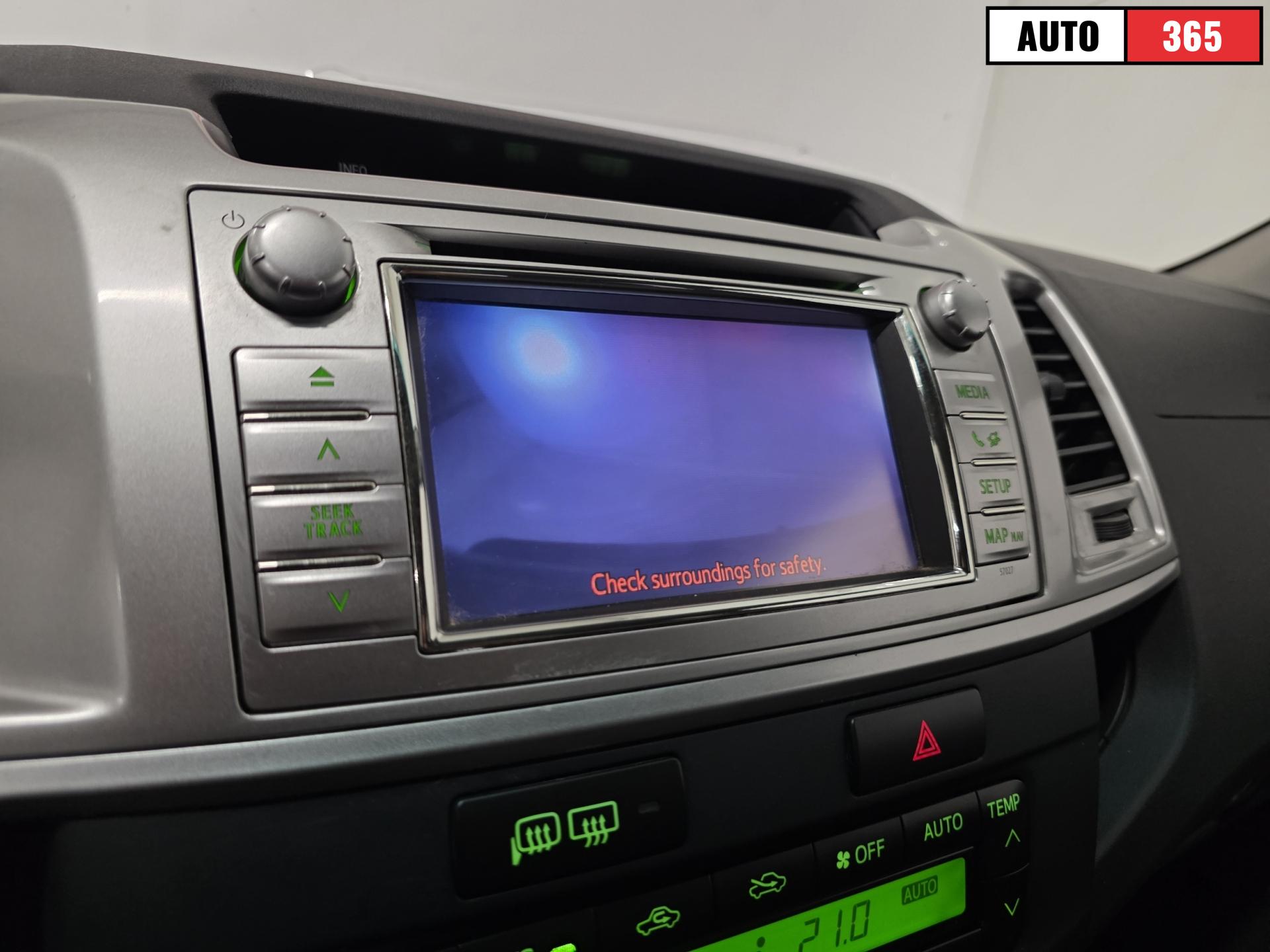 Toyota Hilux - Image 18
