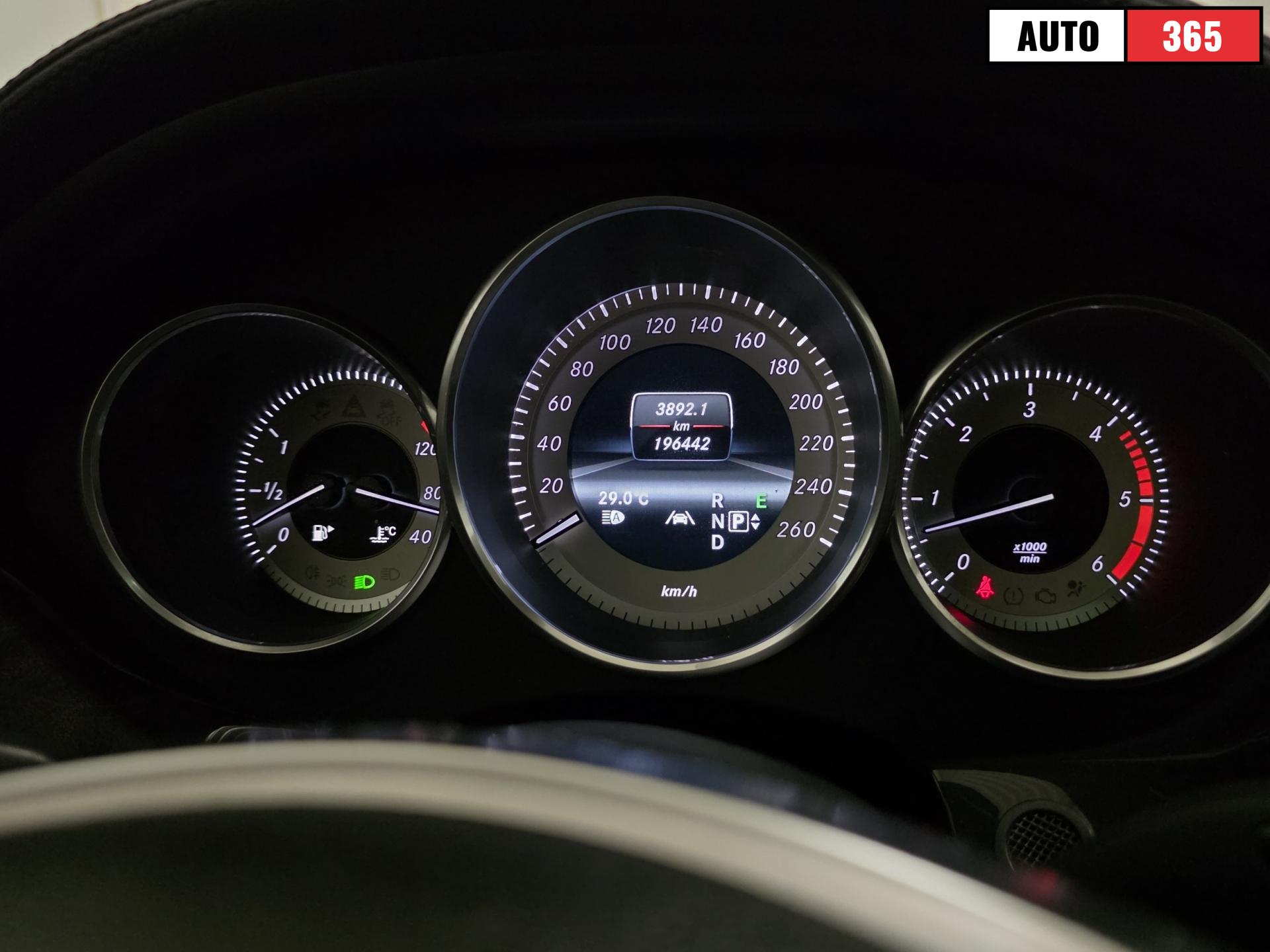 Mercedes-Benz CLS - Image 19