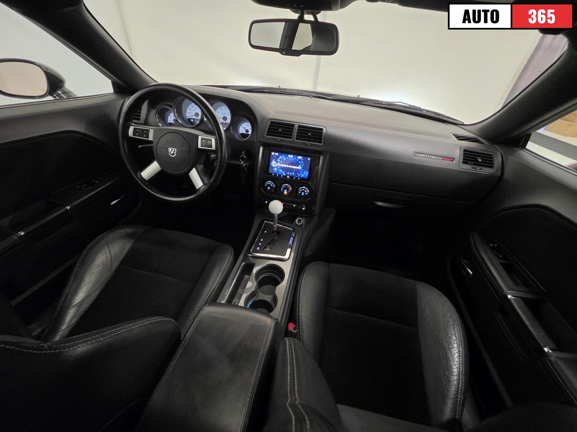 Dodge Challenger - Image 10