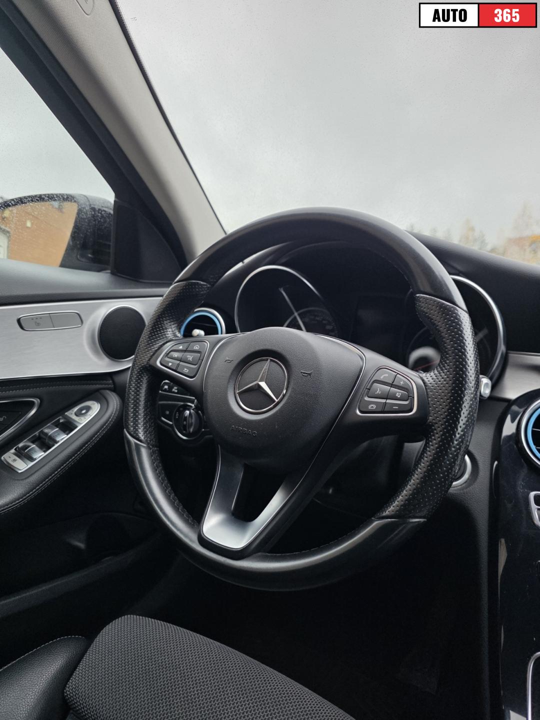 Mercedes-Benz C - Image 13