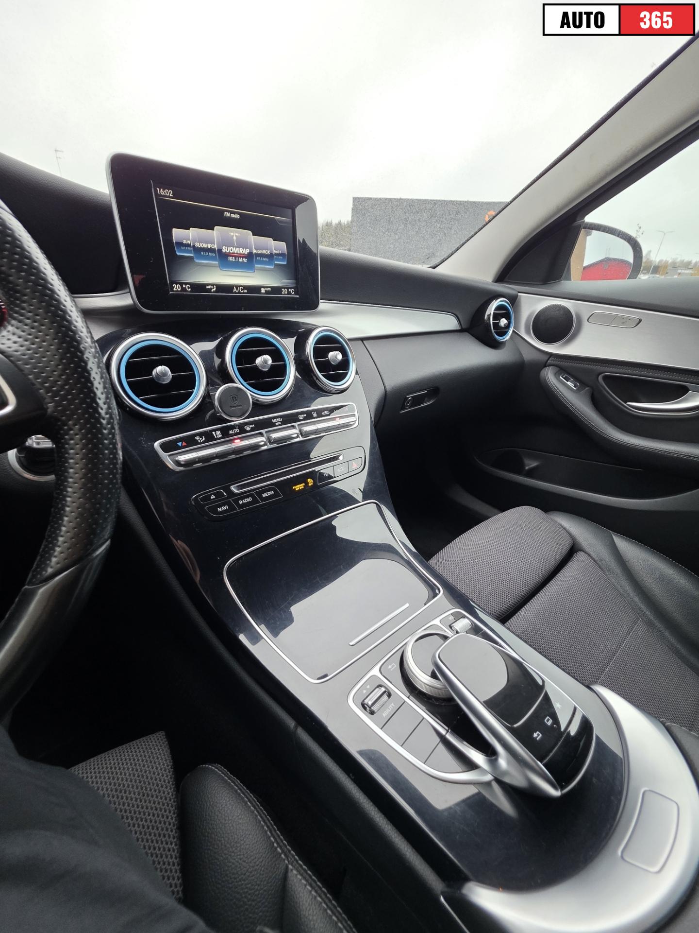 Mercedes-Benz C - Image 15