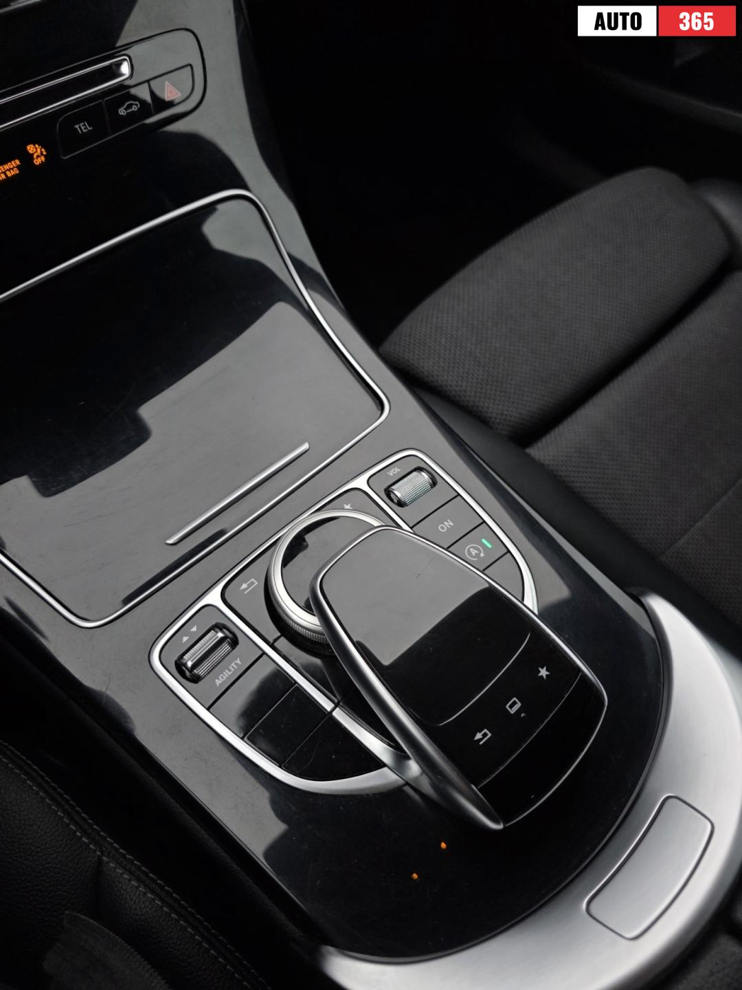 Mercedes-Benz C - Image 16