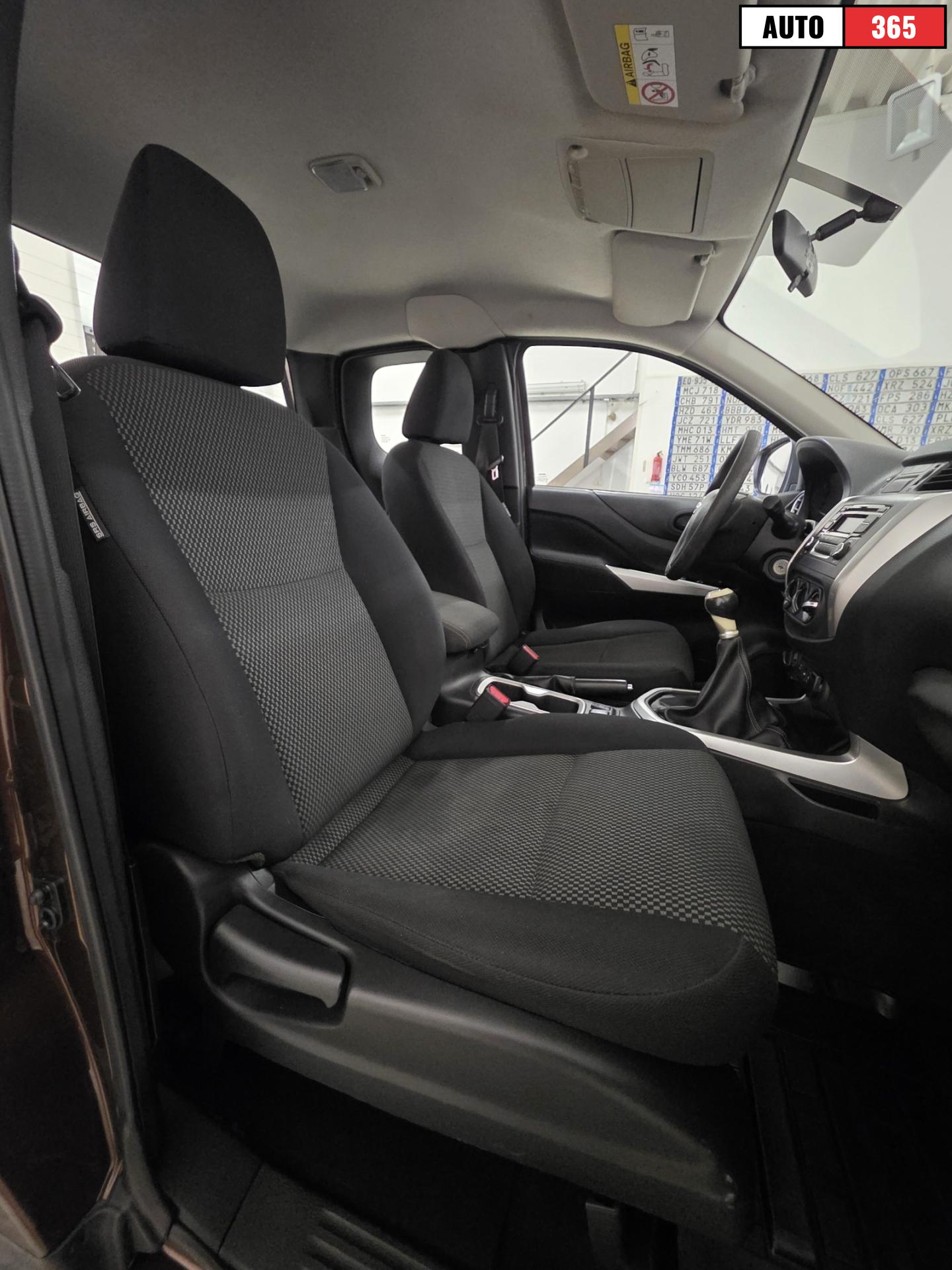 Nissan Navara - Image 8