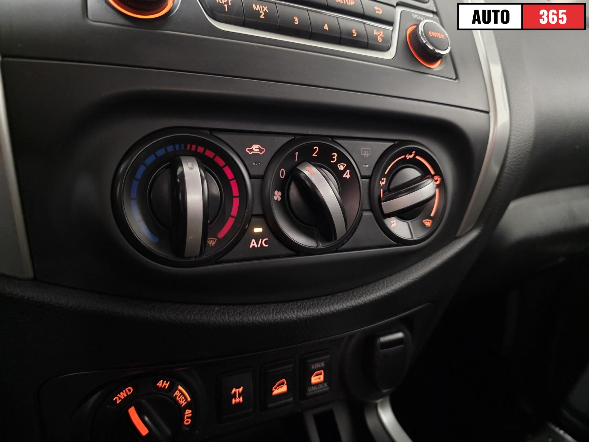 Nissan Navara - Image 15