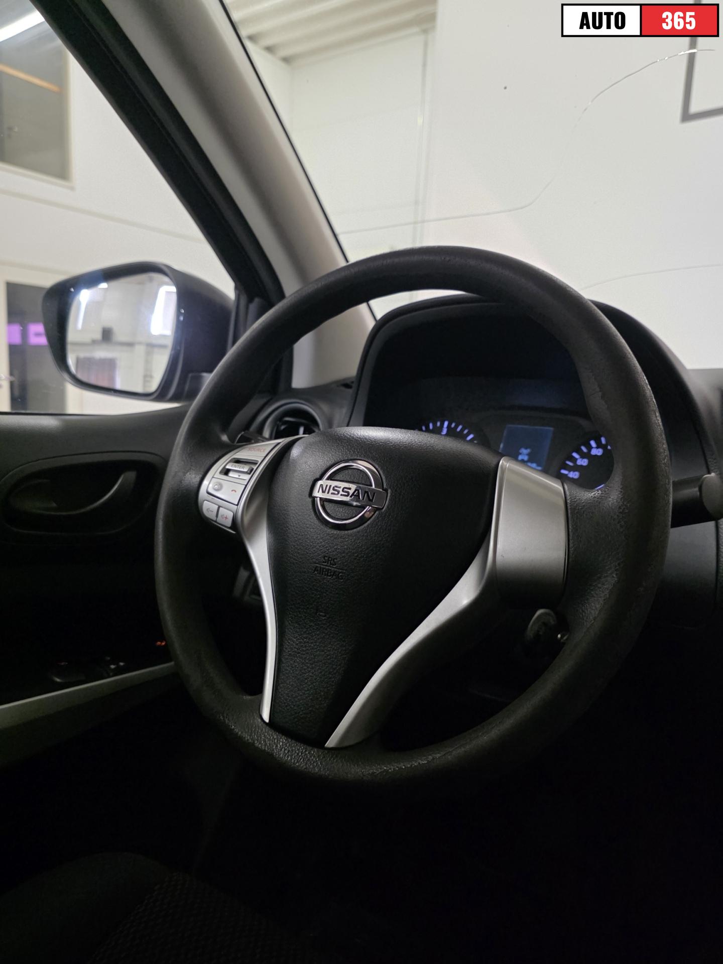 Nissan Navara - Image 11