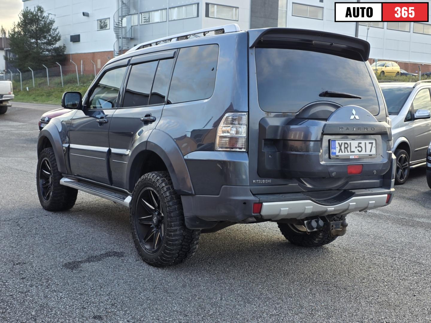 Mitsubishi Pajero - Image 2