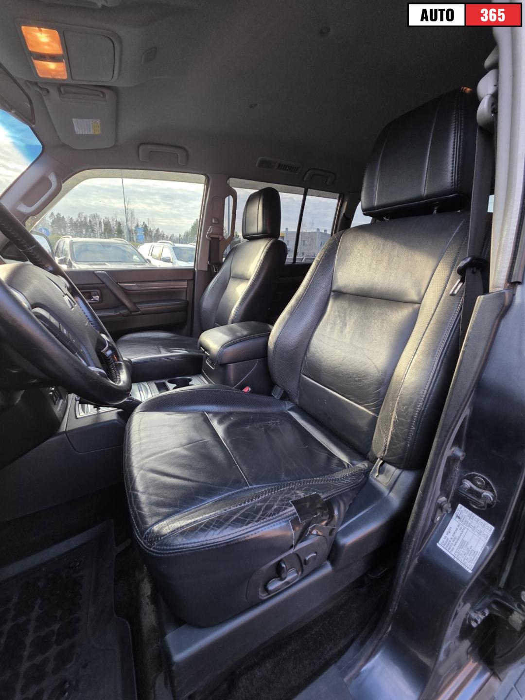 Mitsubishi Pajero - Image 6