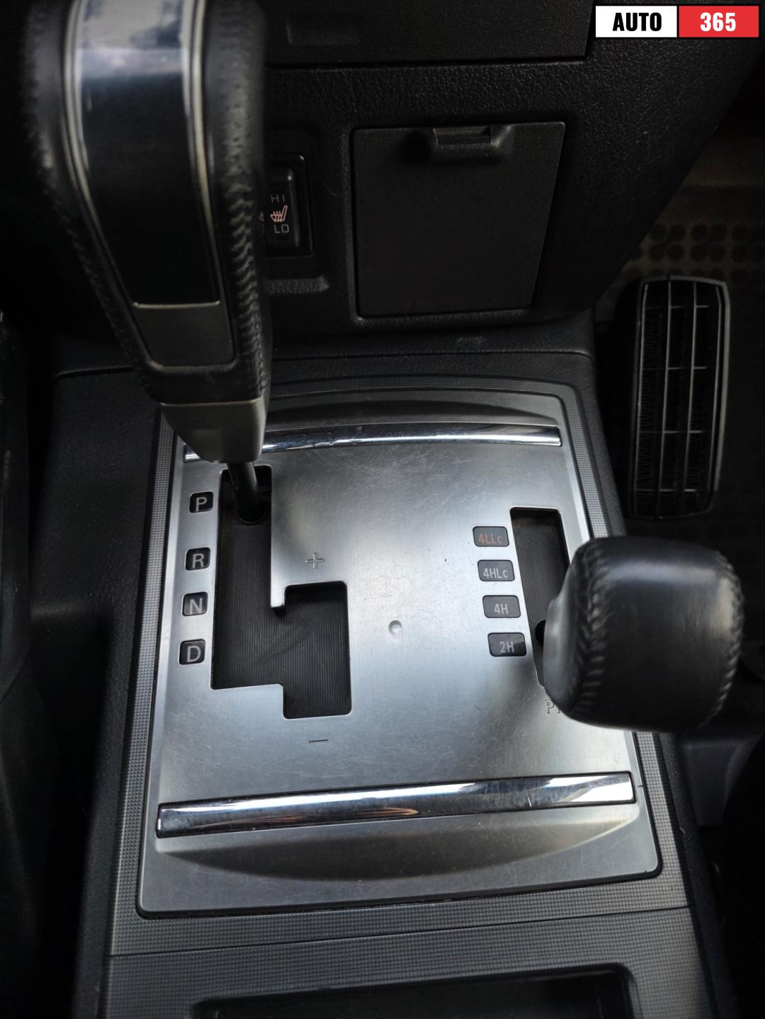 Mitsubishi Pajero - Image 15