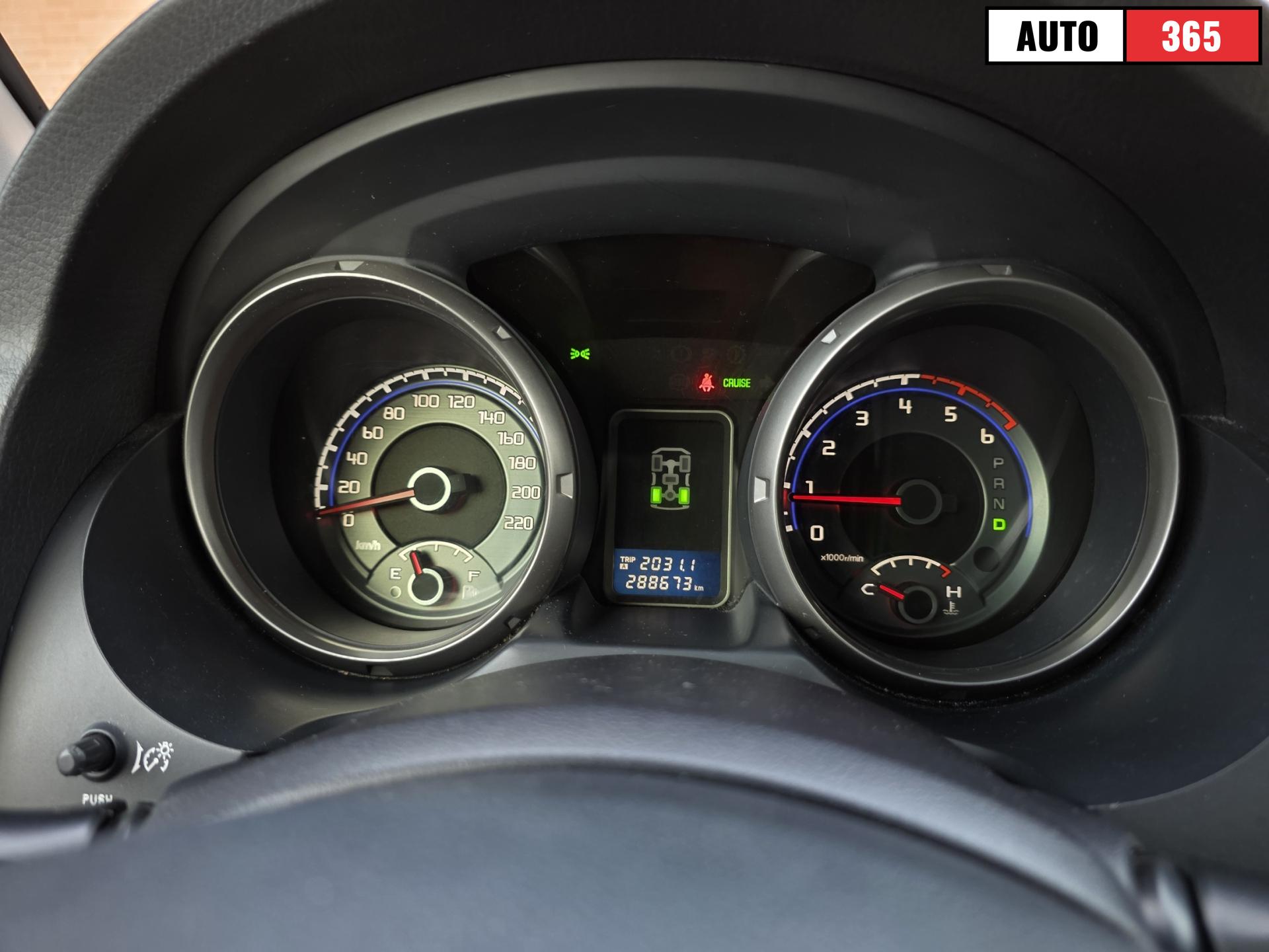 Mitsubishi Pajero - Image 13
