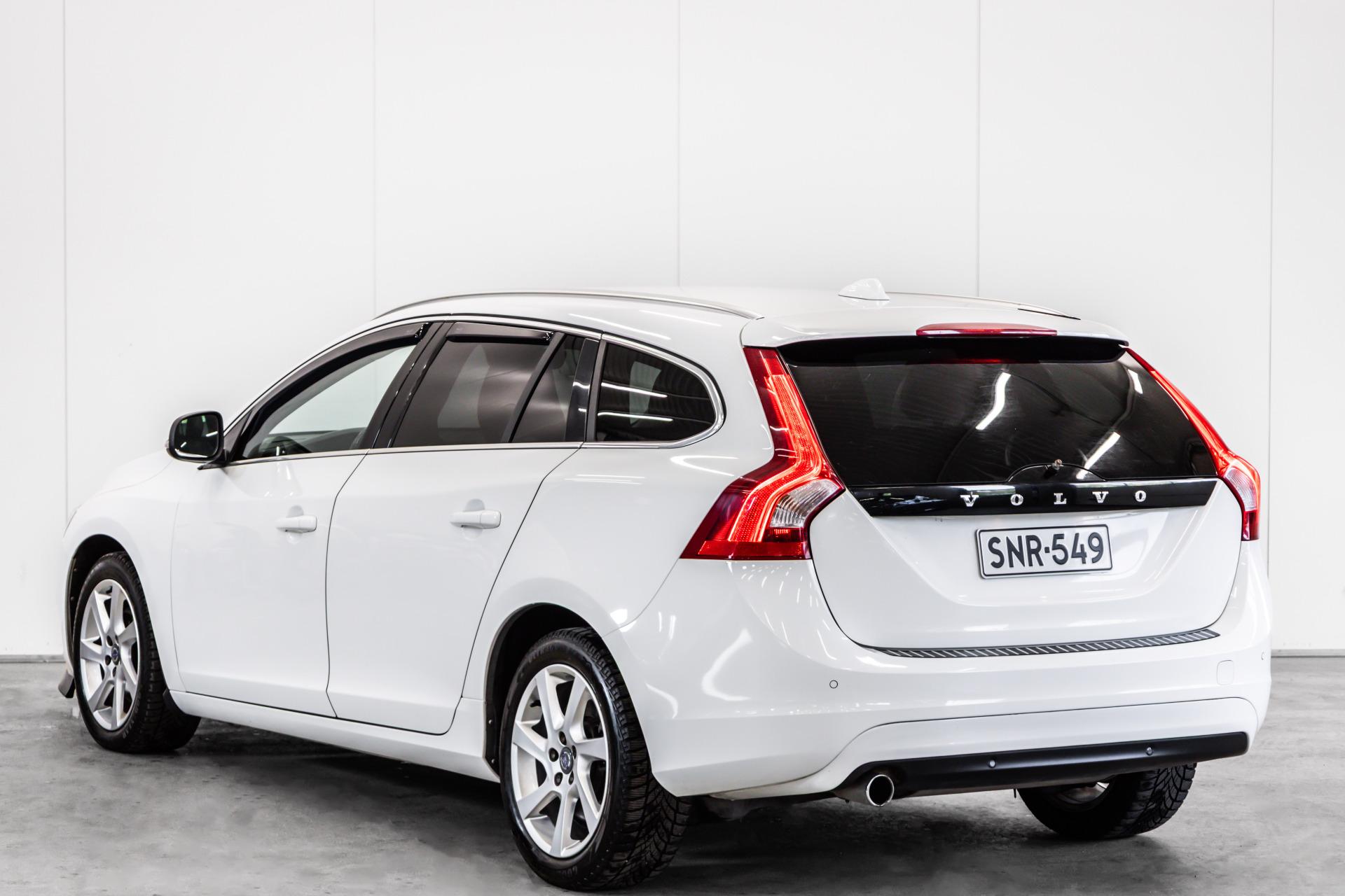 Volvo V60 D4 Classic Summum aut 2017, photo 4/25