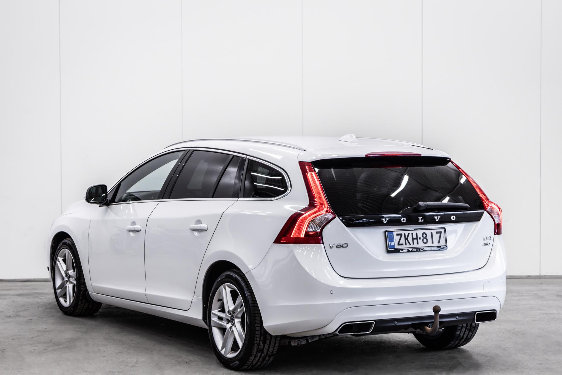 Volvo V60 D4 AWD Summum aut 2014, photo 4/29