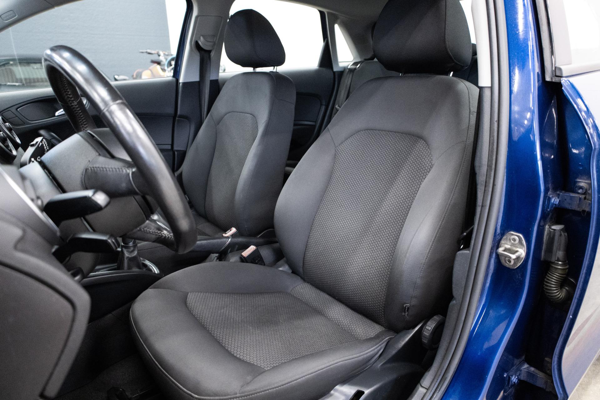 Audi A1 Attraction 1,2 TFSI Start-Stop 2012, photo 6/26