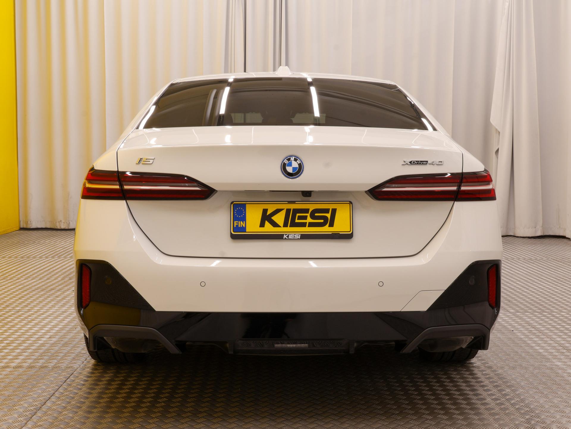 Näytä kaikki kuvat: 2024 BMW i5